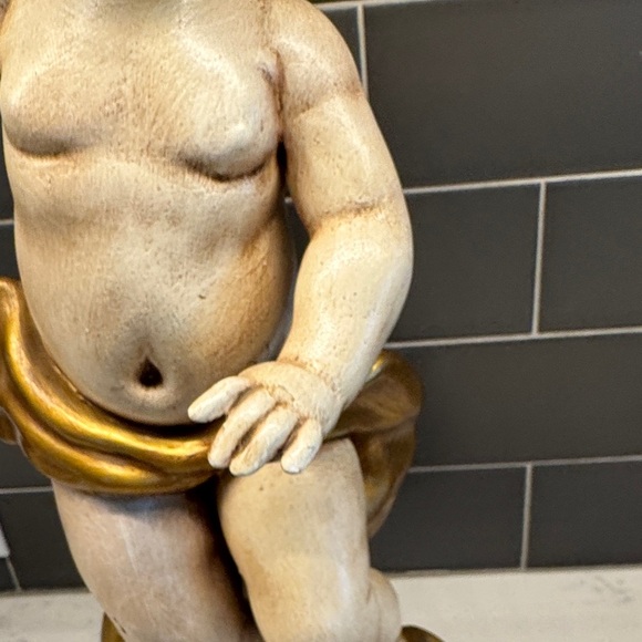 Elegant Gold and Cream Decor Accents - Picture 3 of 12